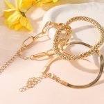 "Vintage-Inspired 3-Piece Bracelet Set – Layered Snake Chains with Elegant Faux Jade Charm"