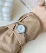 Elegant Women’s Quartz Bracelet Watch – Golden-Tone Alloy Bangle with Black Dial, Chic Jewelry Gift - Image 3