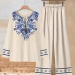 Women’s Elegant Floral Print Two-Piece Set – Long Sleeve Blouse with Wide-Leg Pants, Stylish and Comfortable Outfit for All Seasons Made from Soft Polyester Fabric