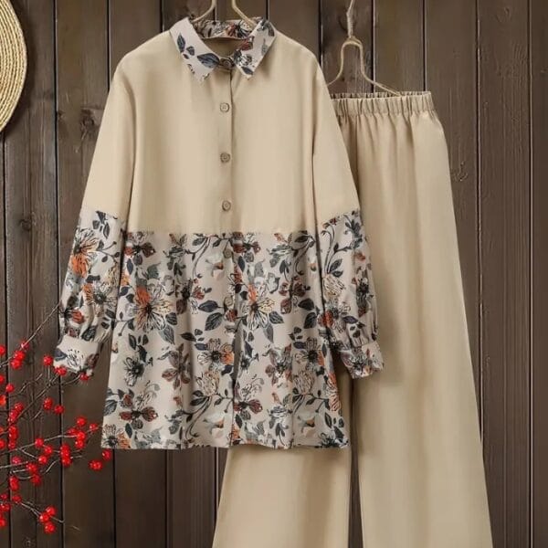 Women’s Plus Size Patchwork Print Two-Piece Set – Elegant Long-Sleeve Top and Loose Pants Outfit for Autumn, Perfect for Casual Outings, Dates, or Relaxed Home Wear