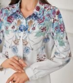 Women’s Floral Print Long-Sleeve Shirt – Elegant Loose-Fit Button-Up Blouse with Front Pockets, Featuring Blue and Red Flower Patterns on White Fabric, Perfect for Effortless Fall and Winter Casual Style - Image 4